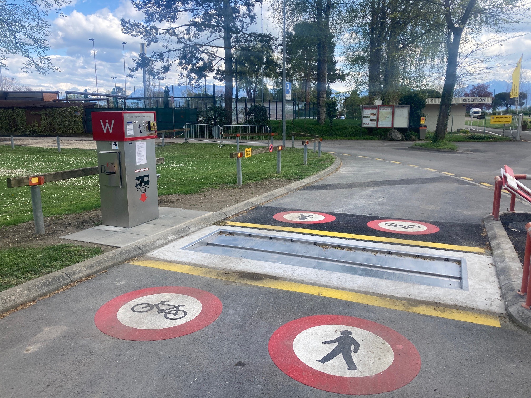 Camper Wc Wash Camping TCS Morges